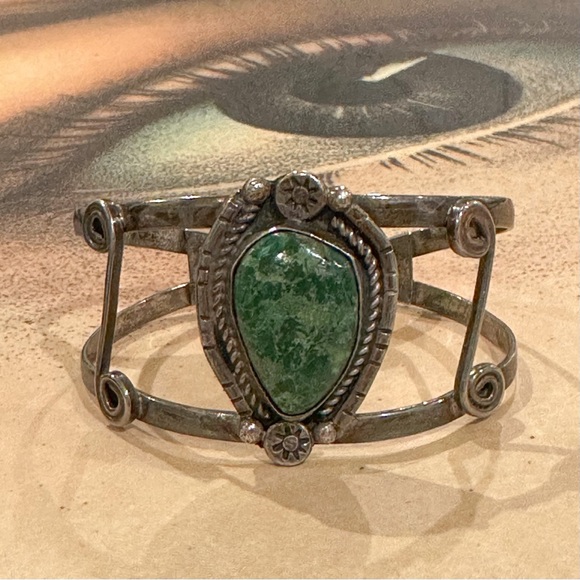 Vintage Old Pawn Sterling Silver Variscite Cuff Bracelet – Southwestern Style - Picture 8 of 8